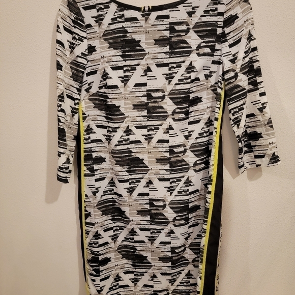 VINCE CAMUTO SIZE 6 DRESS - Picture 1 of 9